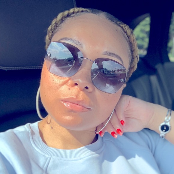 Meet your Posher, Patrice - Picture 1 of 1